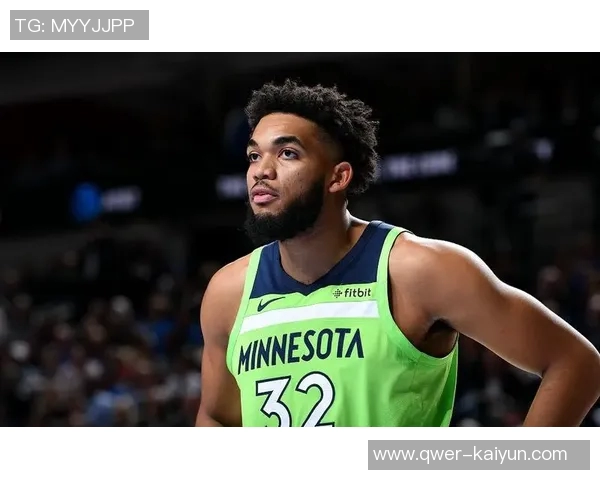 费尔斯半场表现出色8中5三分2中1贡献12分并送出3次助攻